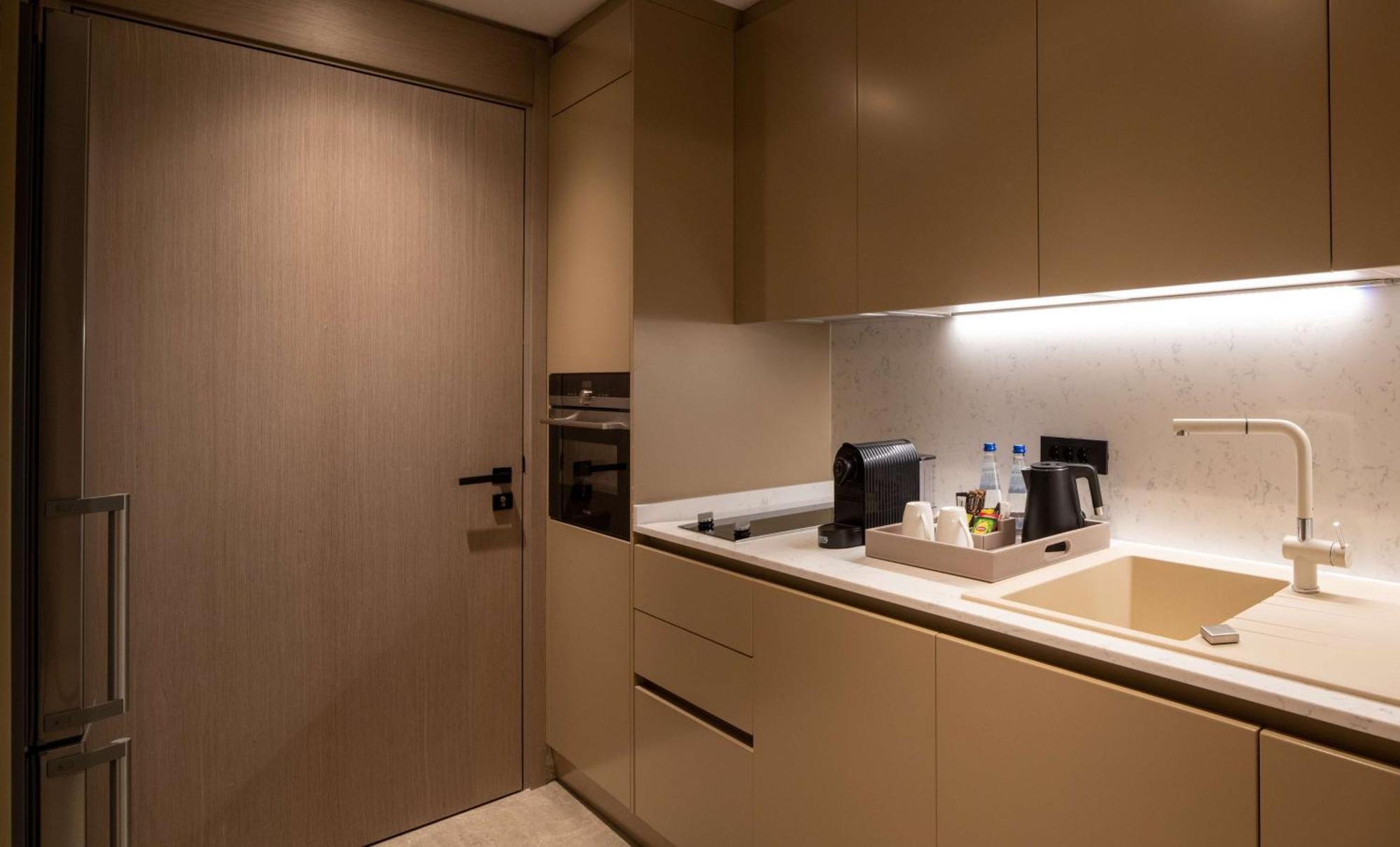 Hilton Mall Of Stambuł Zewnętrze zdjęcie Kitchenette in a hotel room