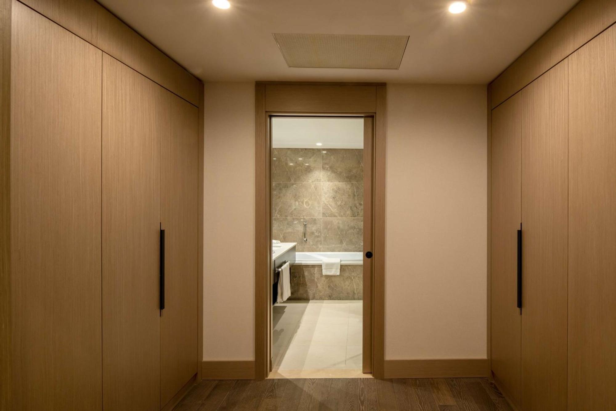 Hilton Mall Of Stambuł Zewnętrze zdjęcie A walk-in closet
